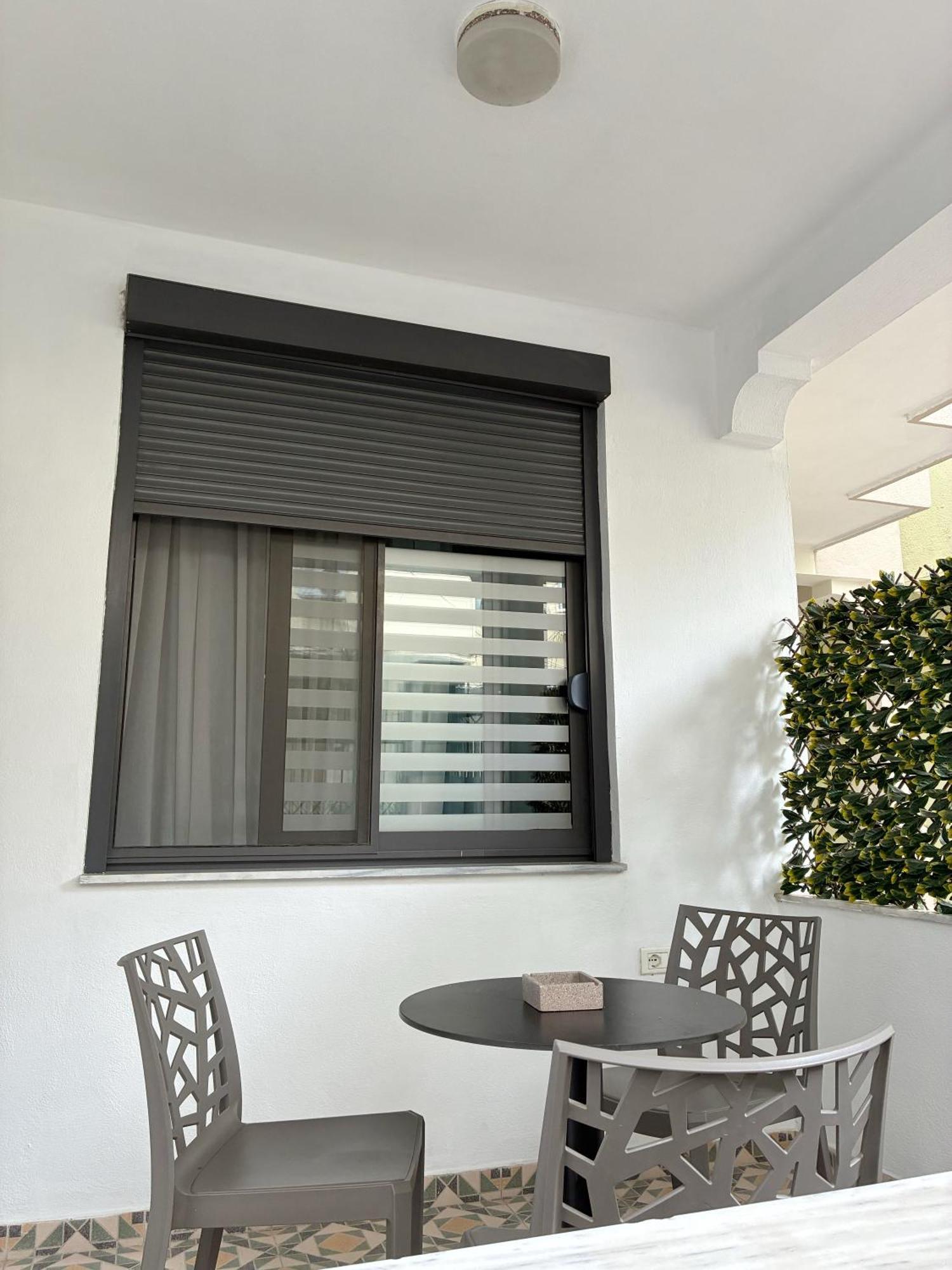 Clinton Tirana Inn Экстерьер фото